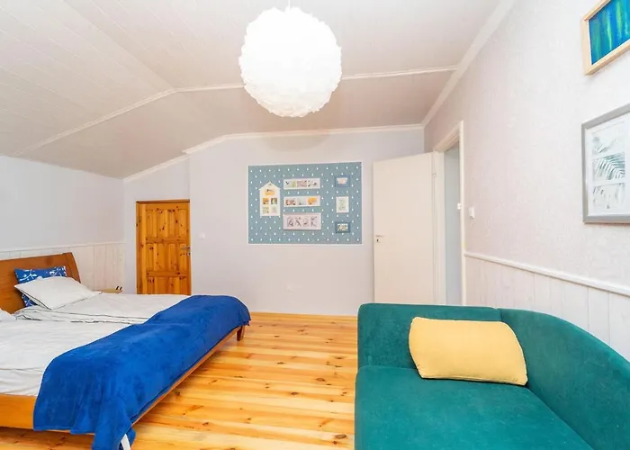 Σπίτι διακοπών Large With Private Garden